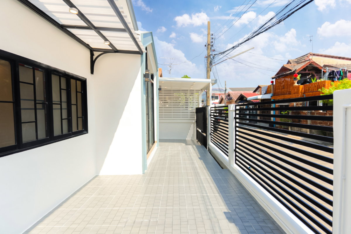 รูป CS003 🔑 บ้านเดี่ยวชั้นเดียวสไตล์มินิมอล พร้อมเข้าอยู่ รีโนเวทใหม่ หมู่บ้านเคหะธานี 2 | นวลจันทร์ 56 - รูปที่ 3/14