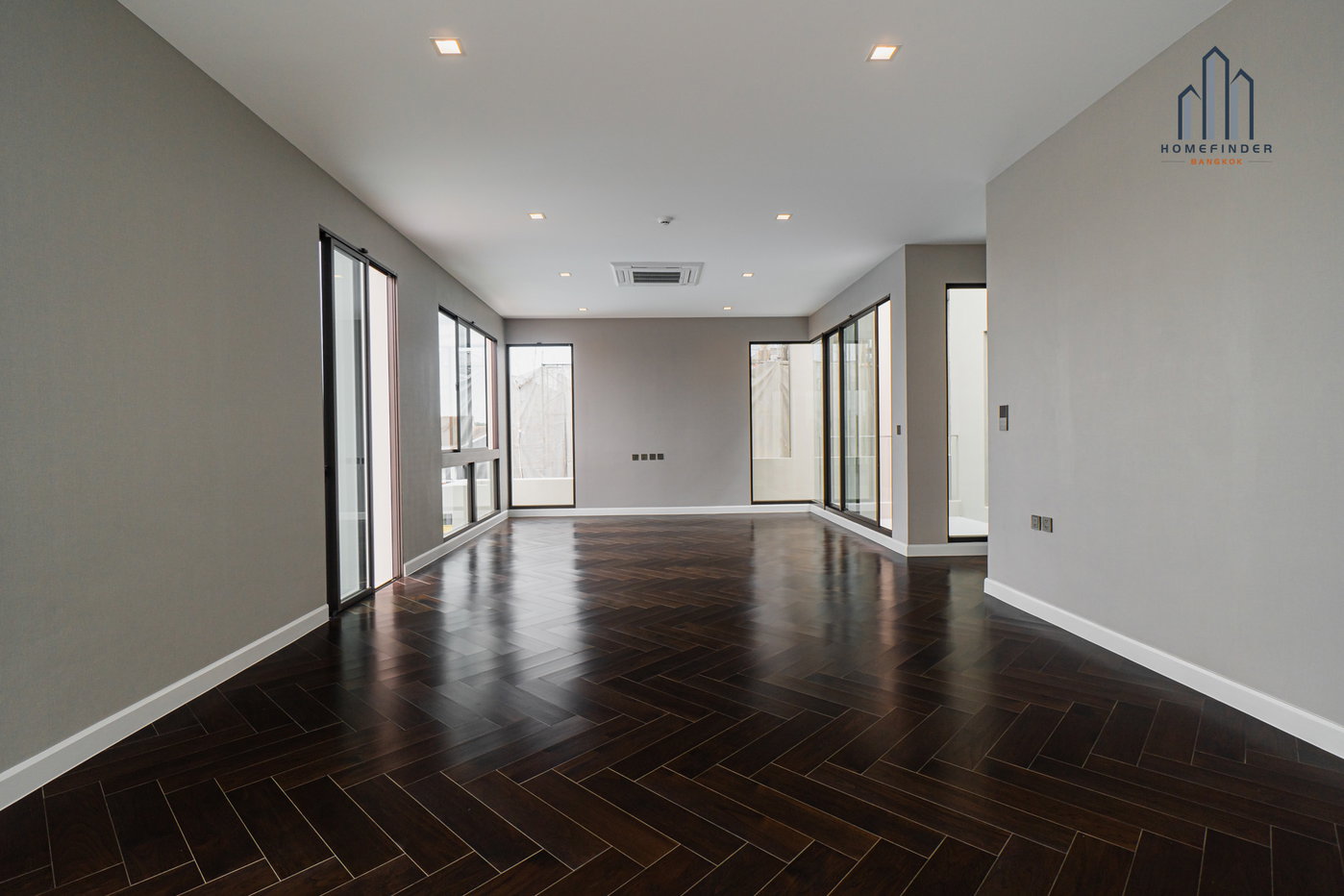 รูป 95E1 – Ninety Five East One 4 bedrooms, for sale - รูปที่ 5/69