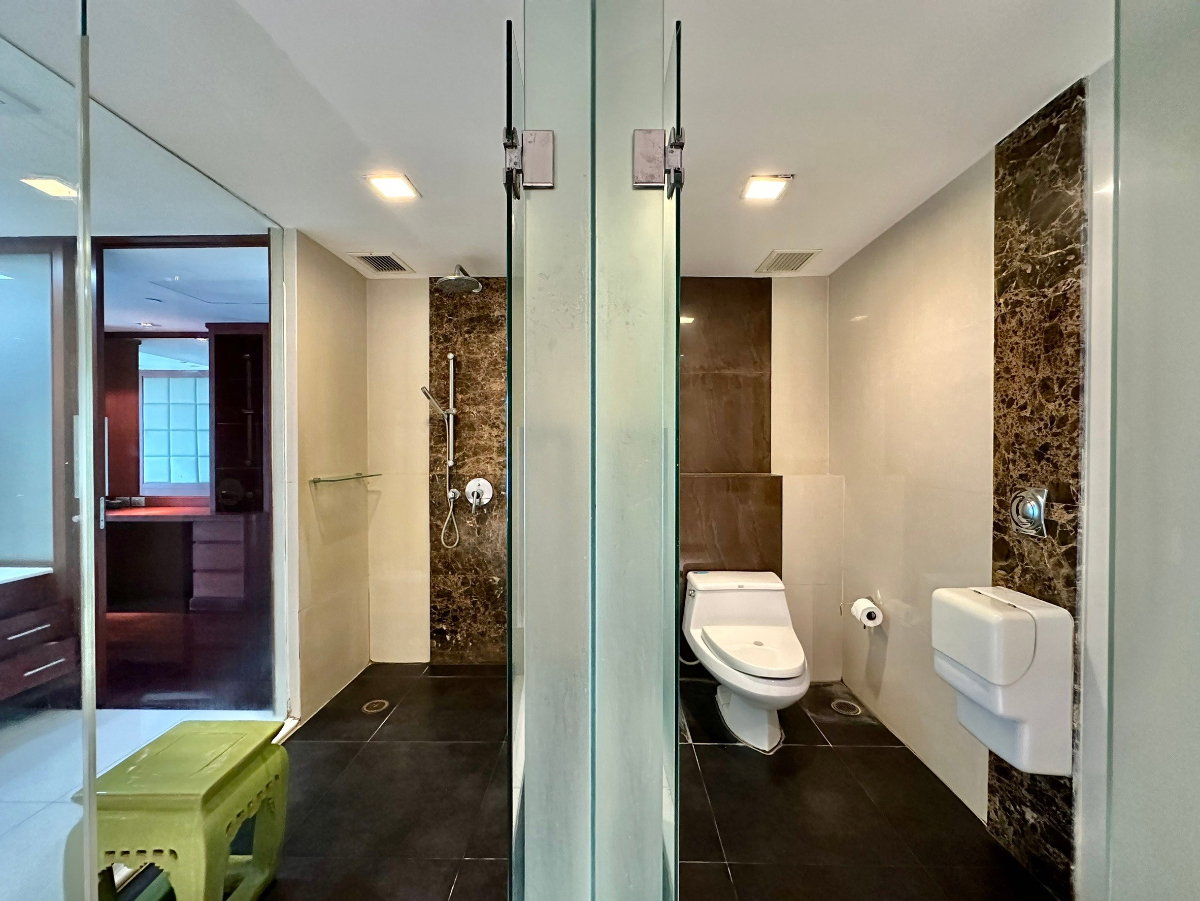 picture Le Raffine 31 | Elegant 3 Bedroom Duplex Condo in Prime Area - BR9210CD - 22/60