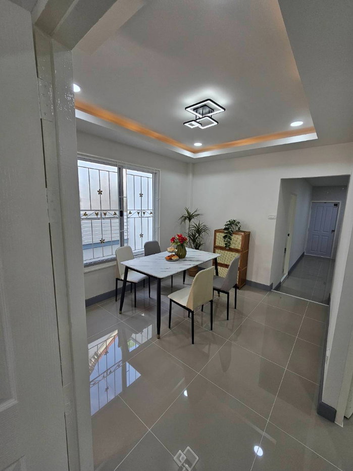 รูป บ้านเดี่ยวชั้นเดียว รีโนเวทใหม่ กว้างมากๆ หมู่บ้านนันทวัน10 ซอยเลียบวารี37 คู้ขวา หนองจอก บ้านสวย ทำเลดี เฟอร์นิเจอร์ครบพร้อมเข้าอยู่ - รูปที่ 11/22