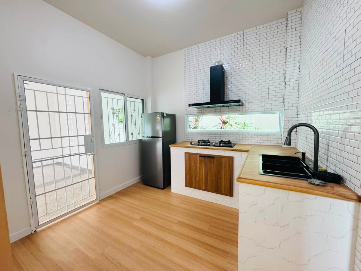 รูป ให้เช่าหมู่บ้านซันฟอร์เรสต์ | ตำบลป่าแดด บ้านสร้างใหม่ พร้อมเฟอร์นิเจอร์ครบ เข้าอยู่ได้ทันที บรรยากาศเงียบสงบ เพื่อนบ้านน่ารัก ใกล้สนามบิน RH-15 - รูปที่ 6/21