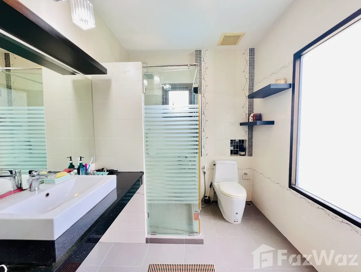 picture Spacious Pool Villa for Sale 1961556 - 33/40