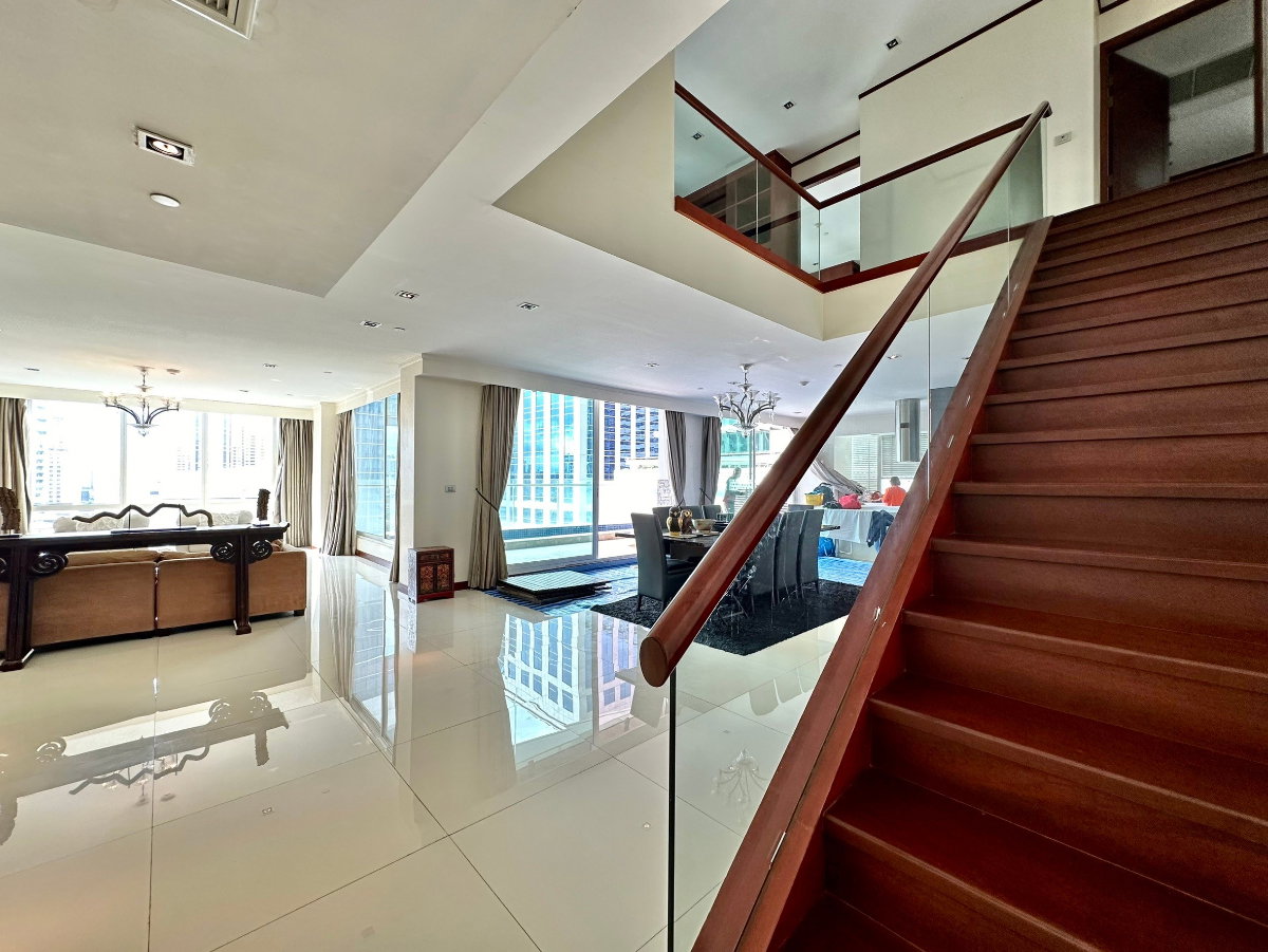 picture Le Raffine 31 | Elegant 3 Bedroom Duplex Condo in Prime Area - BR9210CD - 10/60