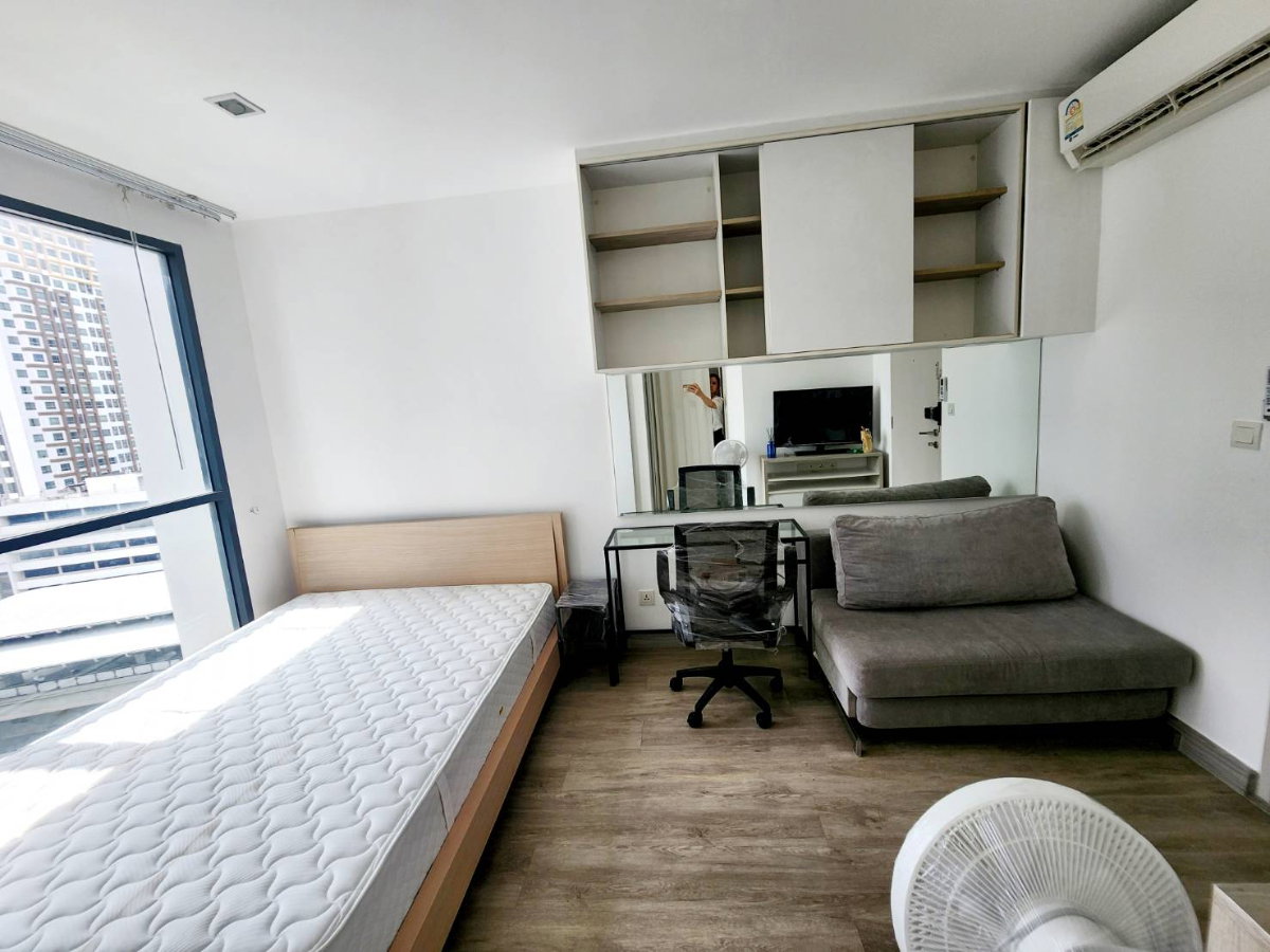 รูป  ให้เช่า ห้องสวย ไอดีโอ โมบิ สาทร ( Ideo mobi sathorn ) ติด BTS ธนบุรี  50 เมตร พร้อมเฟอร์ เพียง 12,000 บาท   - รูปที่ 4/15