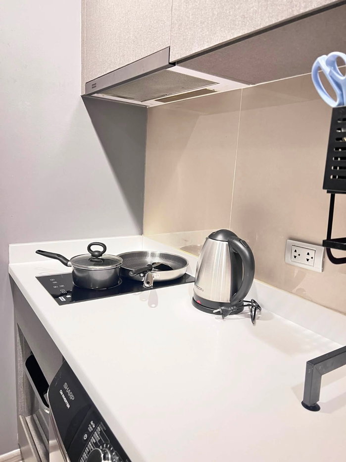 รูป RS6895 For Rent: Life Asoke Hype Condo, Corner Unit, 5-minute walk to MRT Rama 9 - รูปที่ 5/16