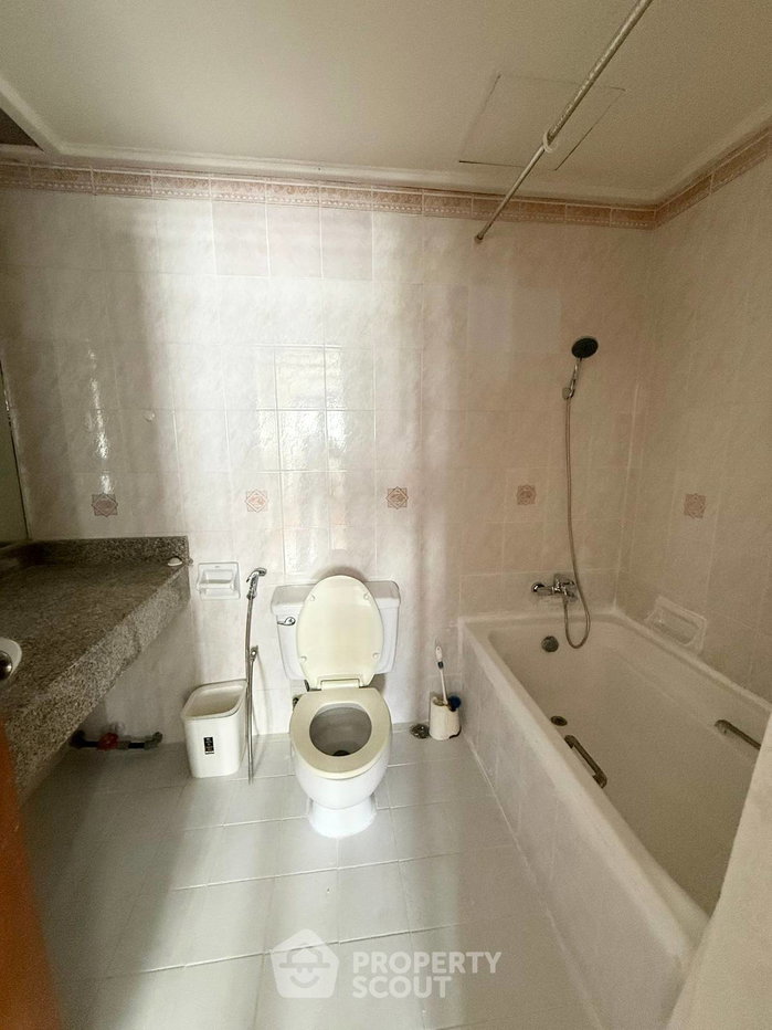 picture 2-BR 89 Sqm Condo At Sukhumvit Park, 400m to BTS Asok (ID 3064665) - 20/20