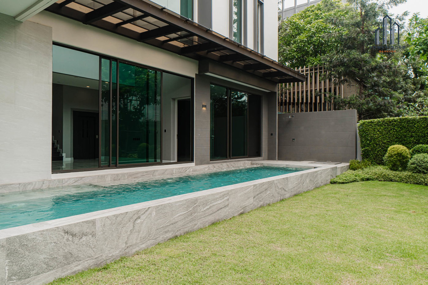 รูป 95E1 – Ninety Five East One 4 bedrooms, for sale - รูปที่ 26/69