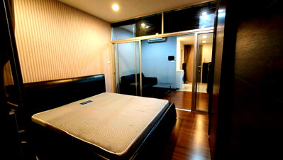 Condos for rent : Condo for rent, Supalai Lite Sathorn-Charoenrat, pool view, 1 bedroom, 16th floor, area 35.5 sq m, ready to move in. Monthly rent 12,000 baht* 