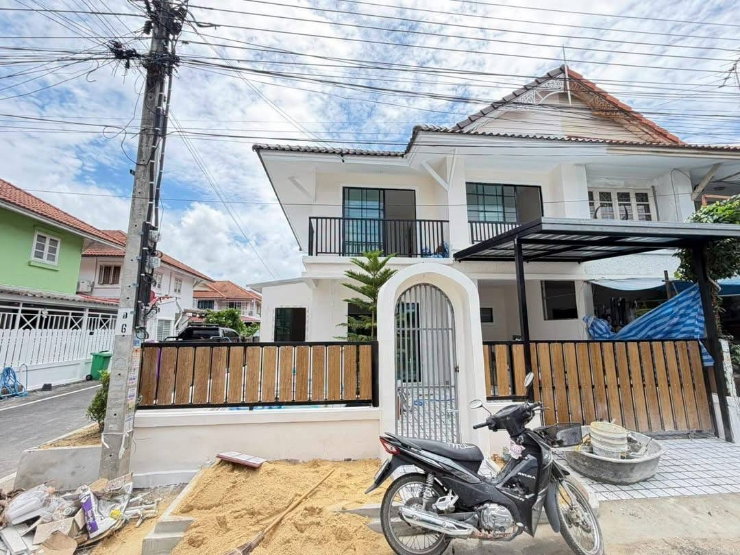 รูป หมู่บ้านพฤกษา3 ถนนวัดลาดปลาดุก บางบัวทอง ทาวน์เฮาส์2 ชั้น หลังมุม ติดถนนทั้ง 2 ด้าน ฝั่งหน้าบ้านและข้างบ้าน ตกแต่งใหม่ Minimal & Modern Style - รูปที่ 1/3