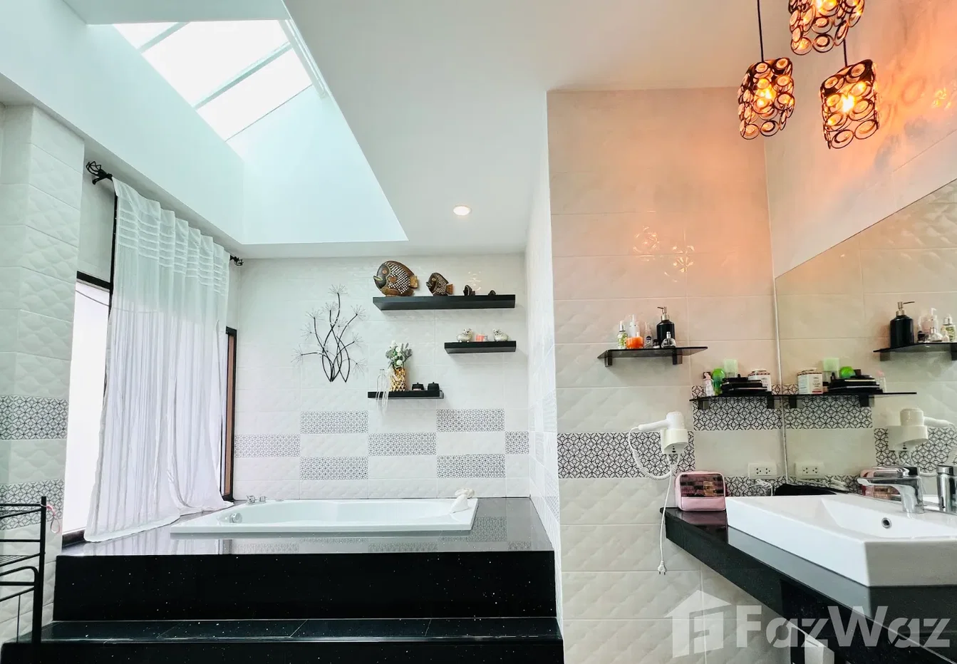 picture Spacious Pool Villa for Sale 1961556 - 27/40