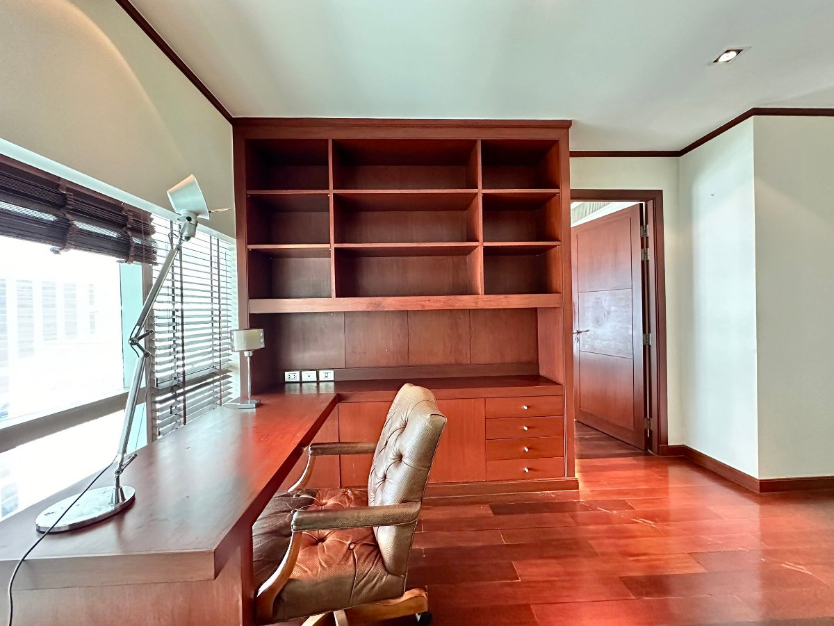 picture Le Raffine 31 | Elegant 3 Bedroom Duplex Condo in Prime Area - BR9210CD - 14/60