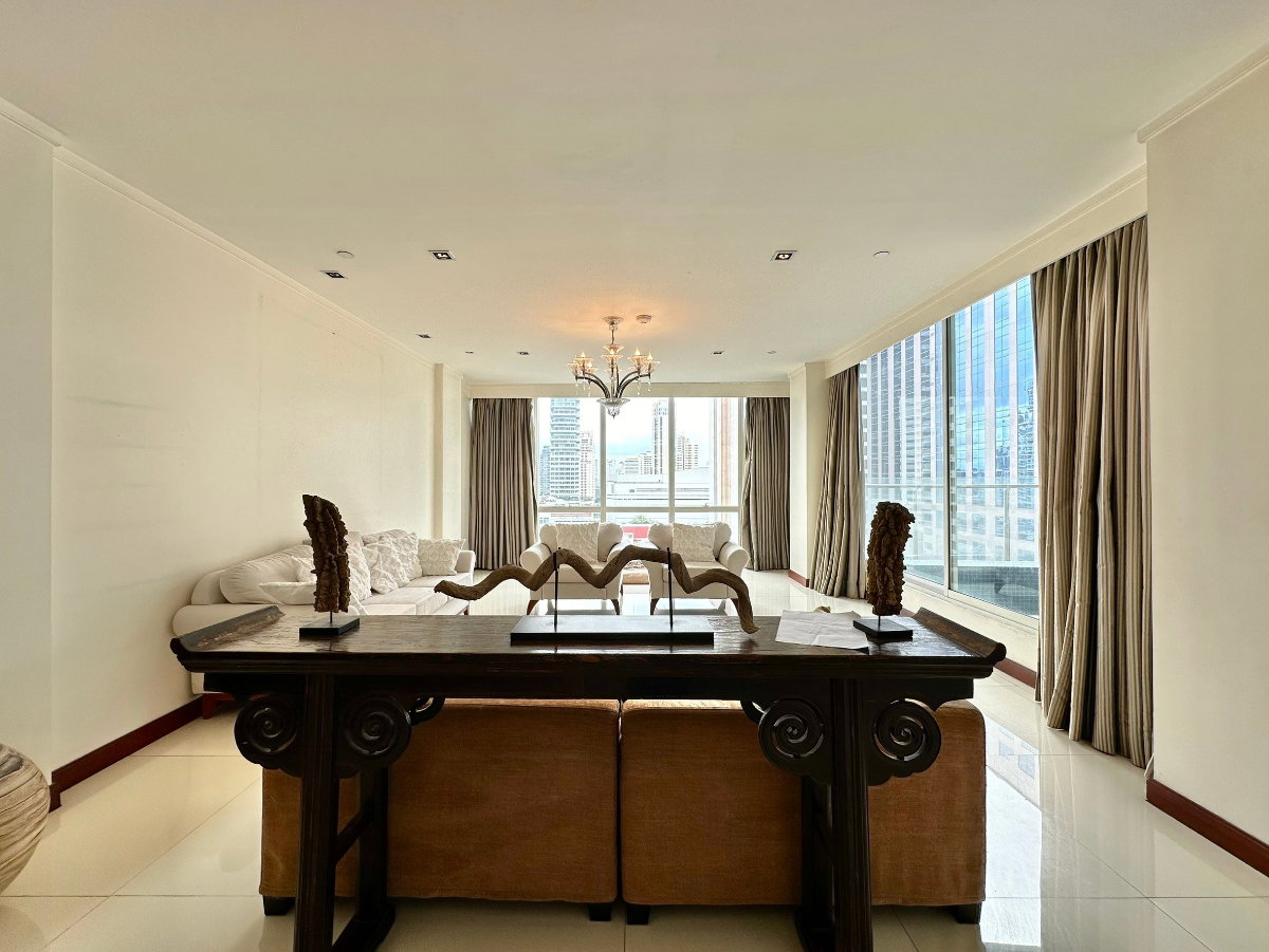 picture Le Raffine 31 | Elegant 3 Bedroom Duplex Condo in Prime Area - BR9210CD - 4/60