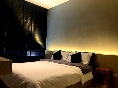 Condos for rent : The Lofts Ekkamai (BTS Ekkamai)