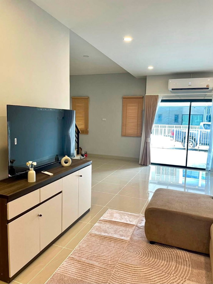 picture Modern Townhome in a Secure Community • Small Pets Welcome - 3/13