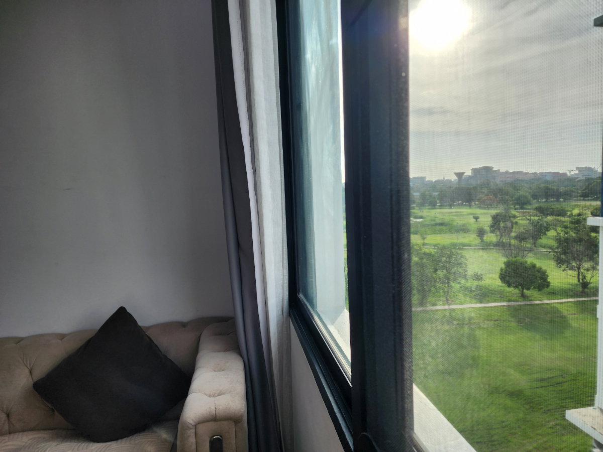 รูป วี คอนโด ศาลายา (V Condo Salaya) ตึก V7  ชั้น 7  ห้องมุม พร้อมหน้าต่างห้องนั่งเล่น รับแสงธรรมชาติ  - รูปที่ 2/17