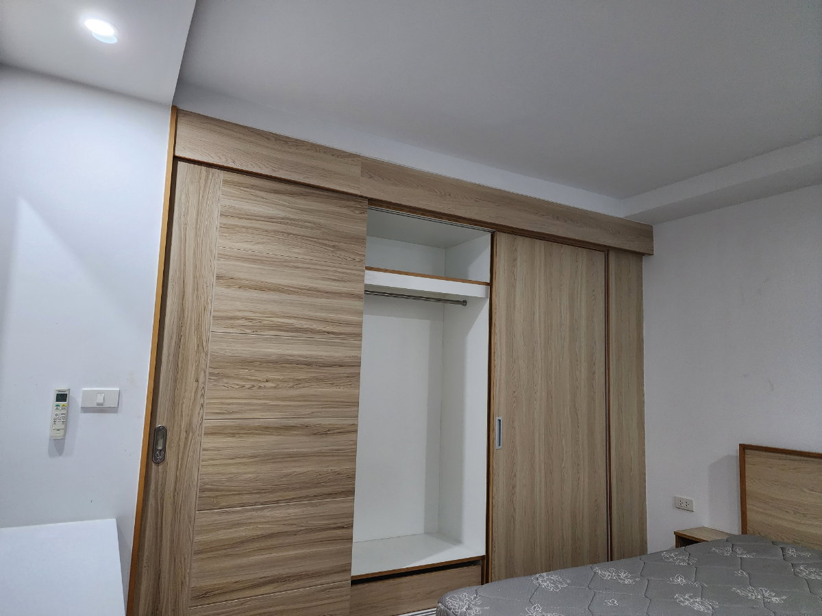 รูป วี คอนโด ศาลายา (V Condo Salaya) ตึก V7  ชั้น 7  ห้องมุม พร้อมหน้าต่างห้องนั่งเล่น รับแสงธรรมชาติ  - รูปที่ 9/17