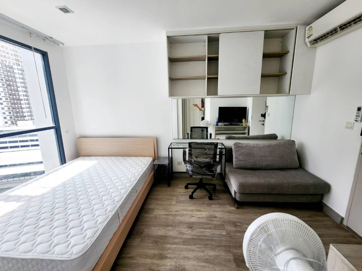 รูป  ให้เช่า ห้องสวย ไอดีโอ โมบิ สาทร ( Ideo mobi sathorn ) ติด BTS ธนบุรี  50 เมตร พร้อมเฟอร์ เพียง 12,000 บาท   - รูปที่ 10/15