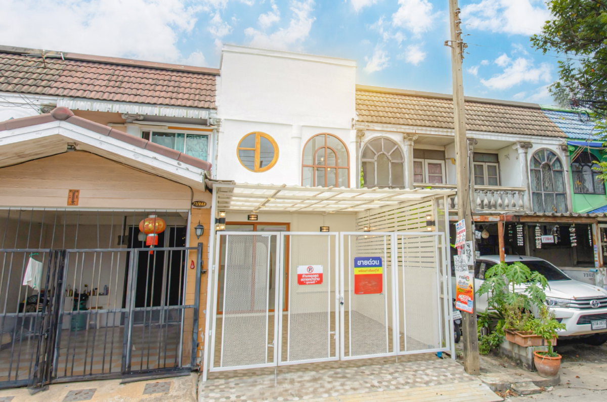 รูป CS012 💥 ขายด่วน! บ้านสวย หมู่บ้านเฟรนชิฟ มัยลาภ ราคาคุ้ม ไม่ถึง 3 ล้าน - รูปที่ 1/13