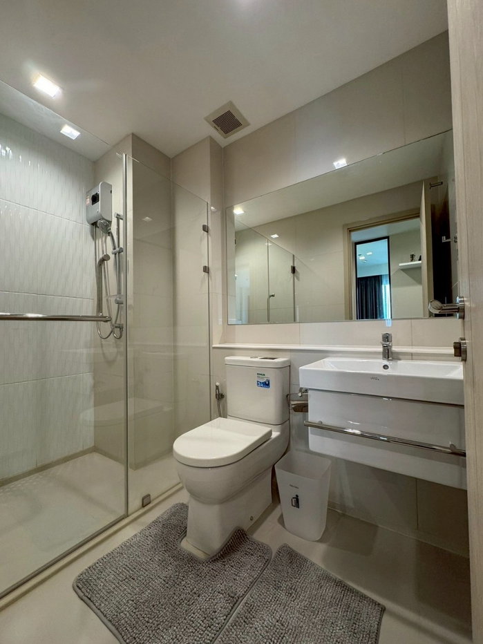picture Condo for rent Life One Wireless - 11/23