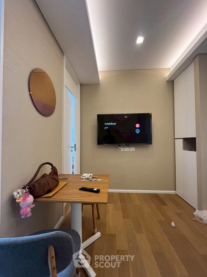 picture 1-BR Condo At The Saint Residences, 100m to MRT Phahon Yothin (ID 3064897) - 1/6