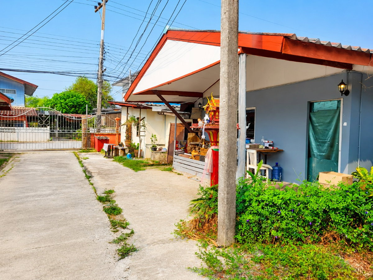 รูป ขายบ้านพร้อมที่ดิน อ.เชียงคำ พะเยา พื้นที่กว้าง พร้อมโกดัง บนพื้นที่ 278 ตร.วา เหมาะทำธุรกิจ / อาคารพาณิชย์ - รูปที่ 9/15
