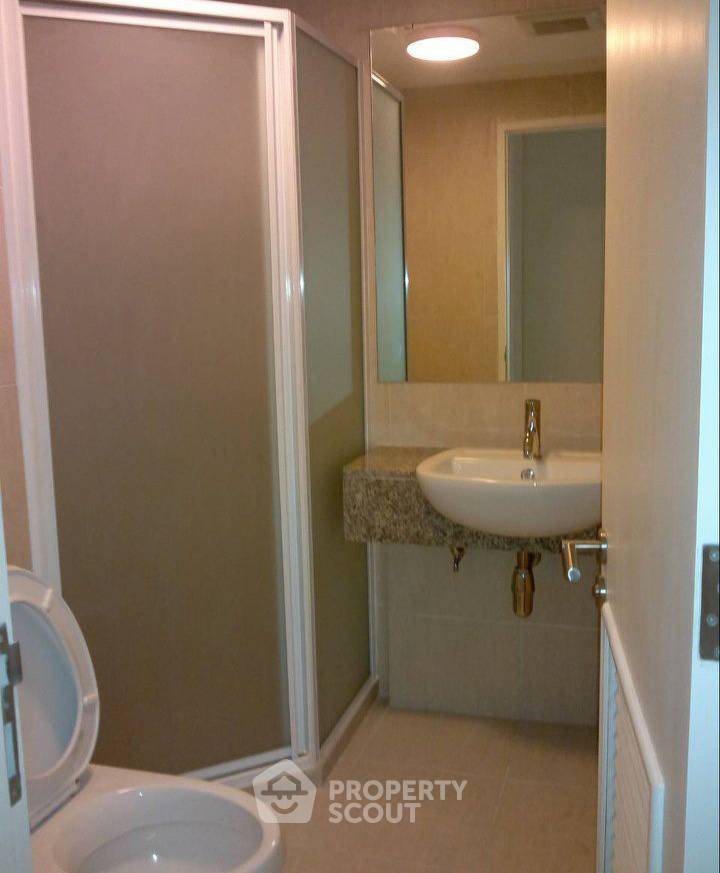 picture 2-BR Condo At The Clover Thonglor Residence, Near BTS Thong Lor (ID 3054449) - 7/8