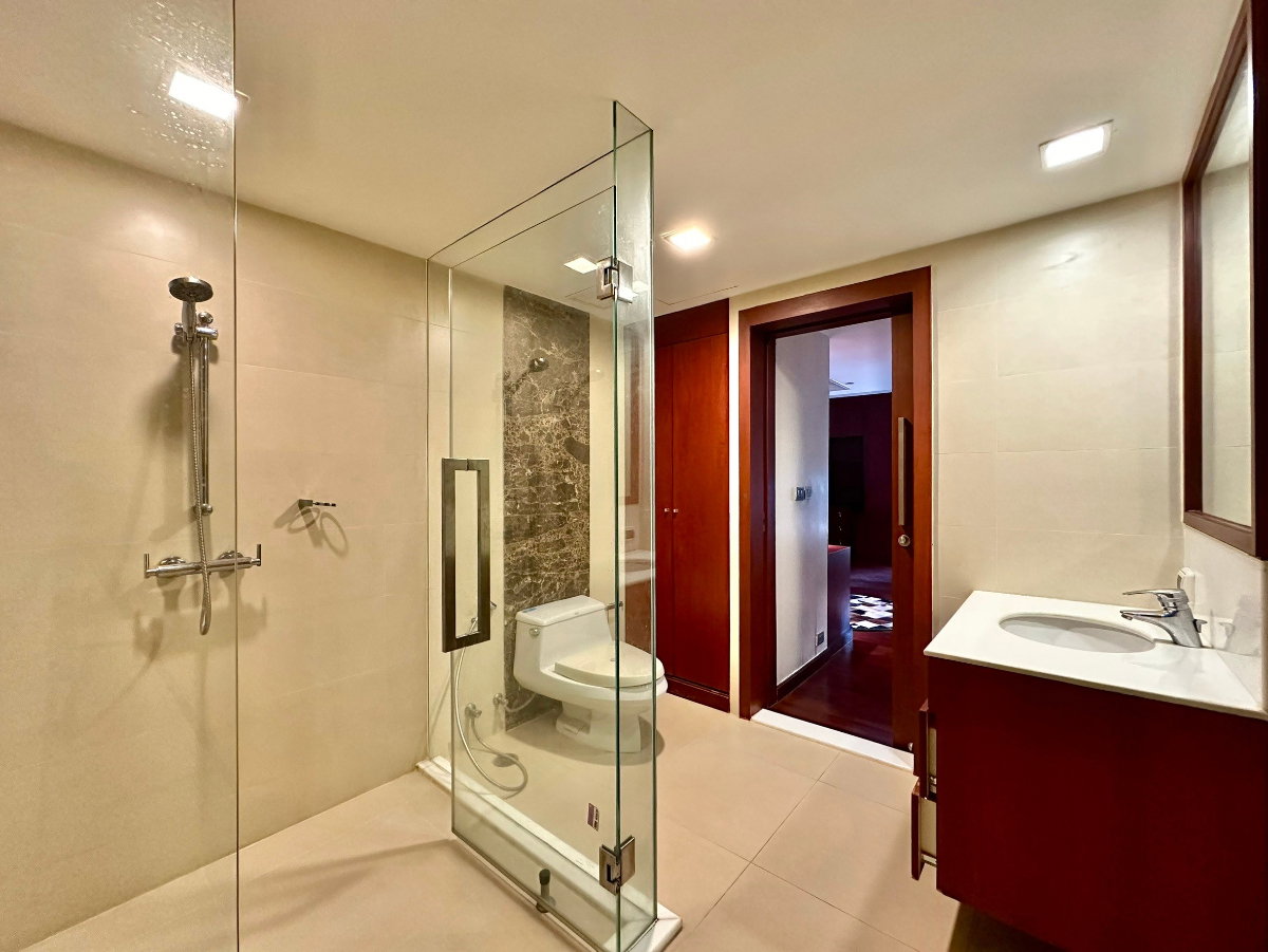 picture Le Raffine 31 | Elegant 3 Bedroom Duplex Condo in Prime Area - BR9210CD - 28/60