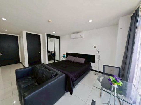 🔥 Condo for Sale at South Beach Pattaya Rung Ruang Village – Spacious Studio with City View and Foreign Ownership