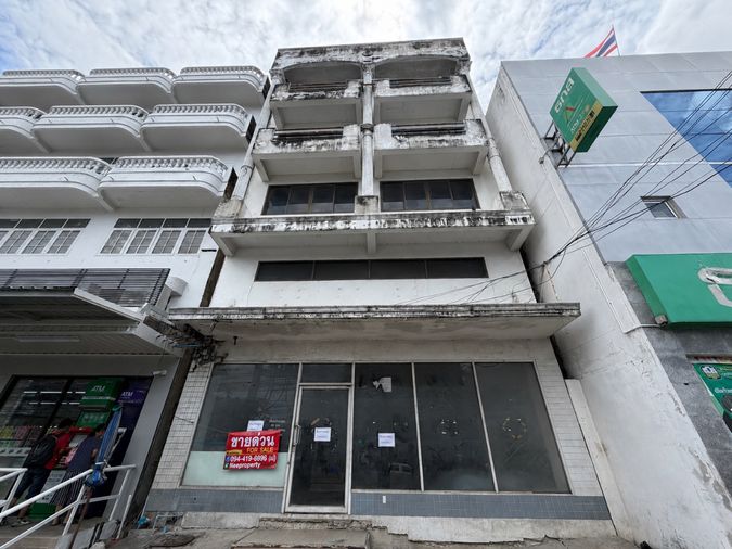 Urgent sale, 2 commercial buildings, next to Ekkachai main road. Business people must not miss this deal (M10712)