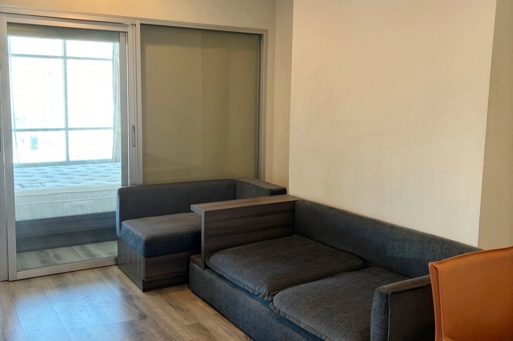 รูป 🔥 เช่าด่วน !! Centric Sathorn - St.Louis, 1 ห้องนอน, 1 ห้องน้ำ, ห้องมุม, ชั้นสูง 21++, ห้องไซส์ใหญ่ !! Code C20240201018 แต่งครบ, พร้อมเข้าอยู่ 📣📣 - รูปที่ 2/6