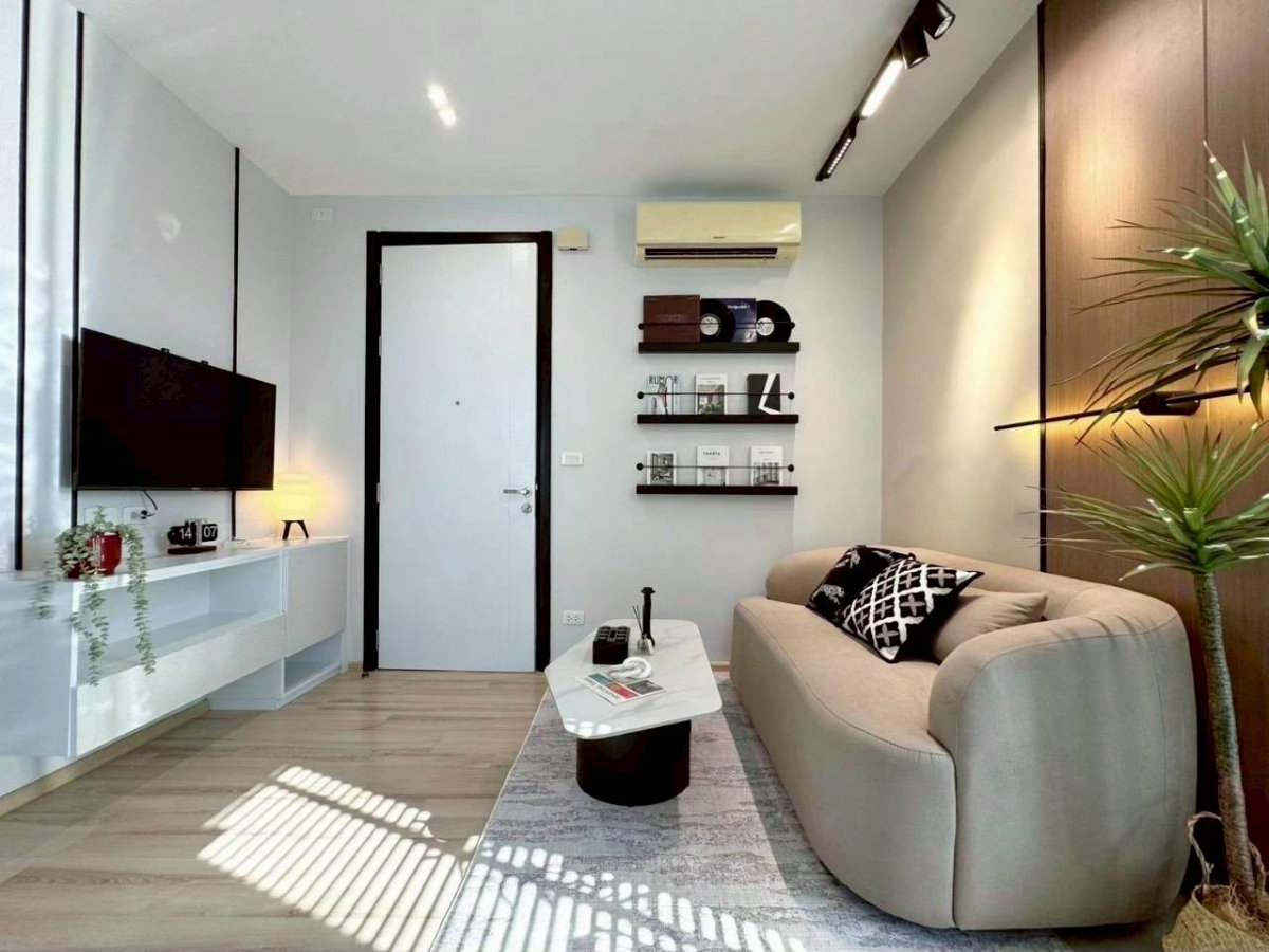 picture The Base Uptown For Sell WR-04646 - 8/14