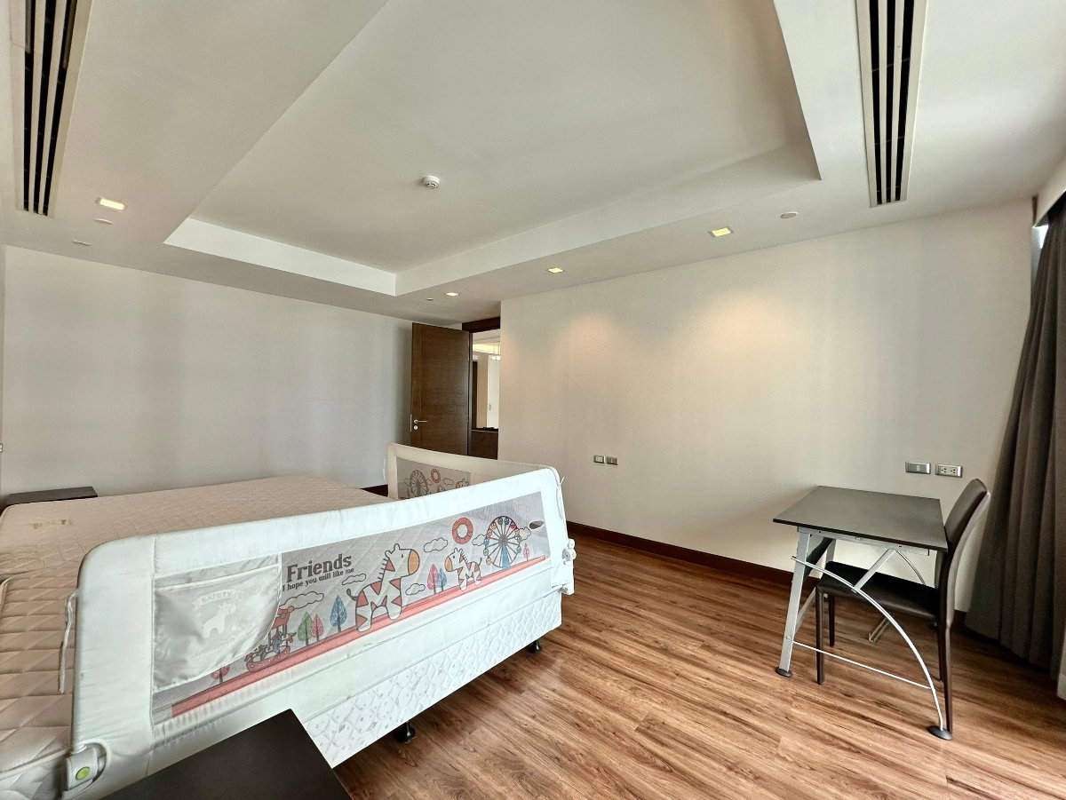 picture Ideal 24 | Elegant 4 Bed Luxury Condo in Phrom Phong Area - BR14992CD - 20/52