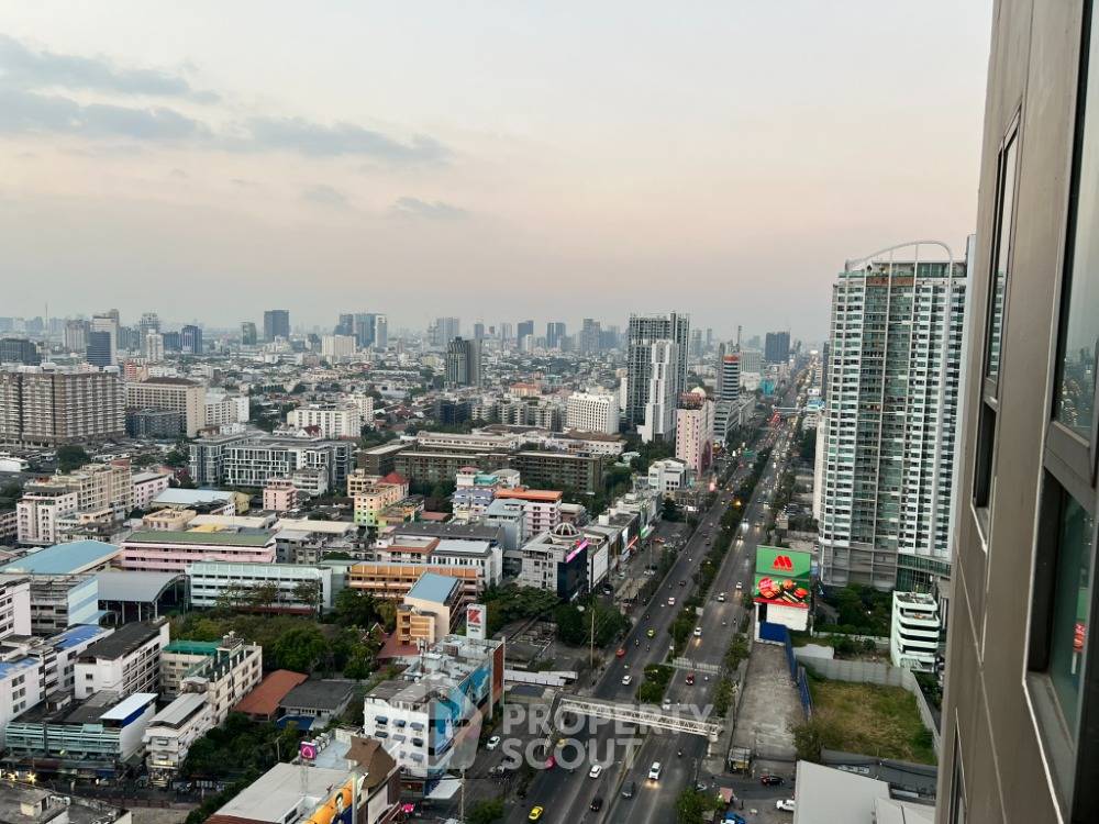 picture 31st-Floor 1-BR 27 Sqm Centric Ratchada Huai Khwang, 100m to MRT Huai Khwang (ID 675207) - 2/10