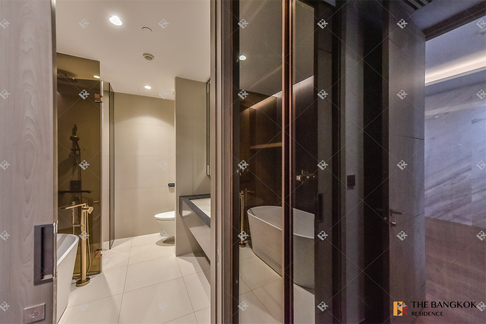 The Estelle Phrom Phong near BTS Phrom Phong Luxurious Design, Elevated Atmosphere