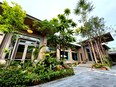 บ้านเดี่ยว กรุงเทพมหานคร : ขายคฤหาสน์หรู หมู่บ้านนวธานี ถนนเสรีไทย พร้อมอยู่ มีสระว่าน้ำส่วนตัว 