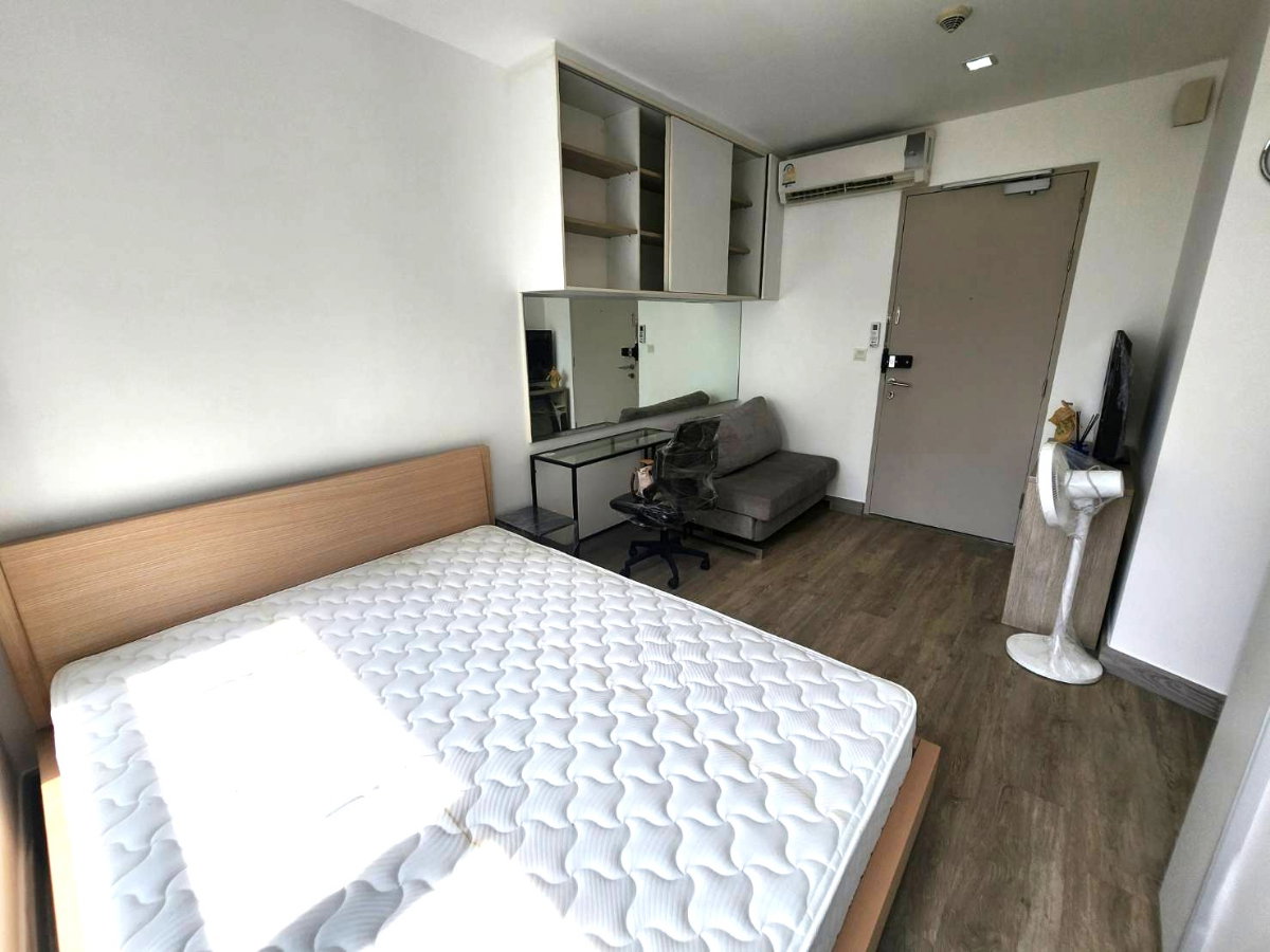 รูป  ให้เช่า ห้องสวย ไอดีโอ โมบิ สาทร ( Ideo mobi sathorn ) ติด BTS ธนบุรี  50 เมตร พร้อมเฟอร์ เพียง 12,000 บาท   - รูปที่ 1/15