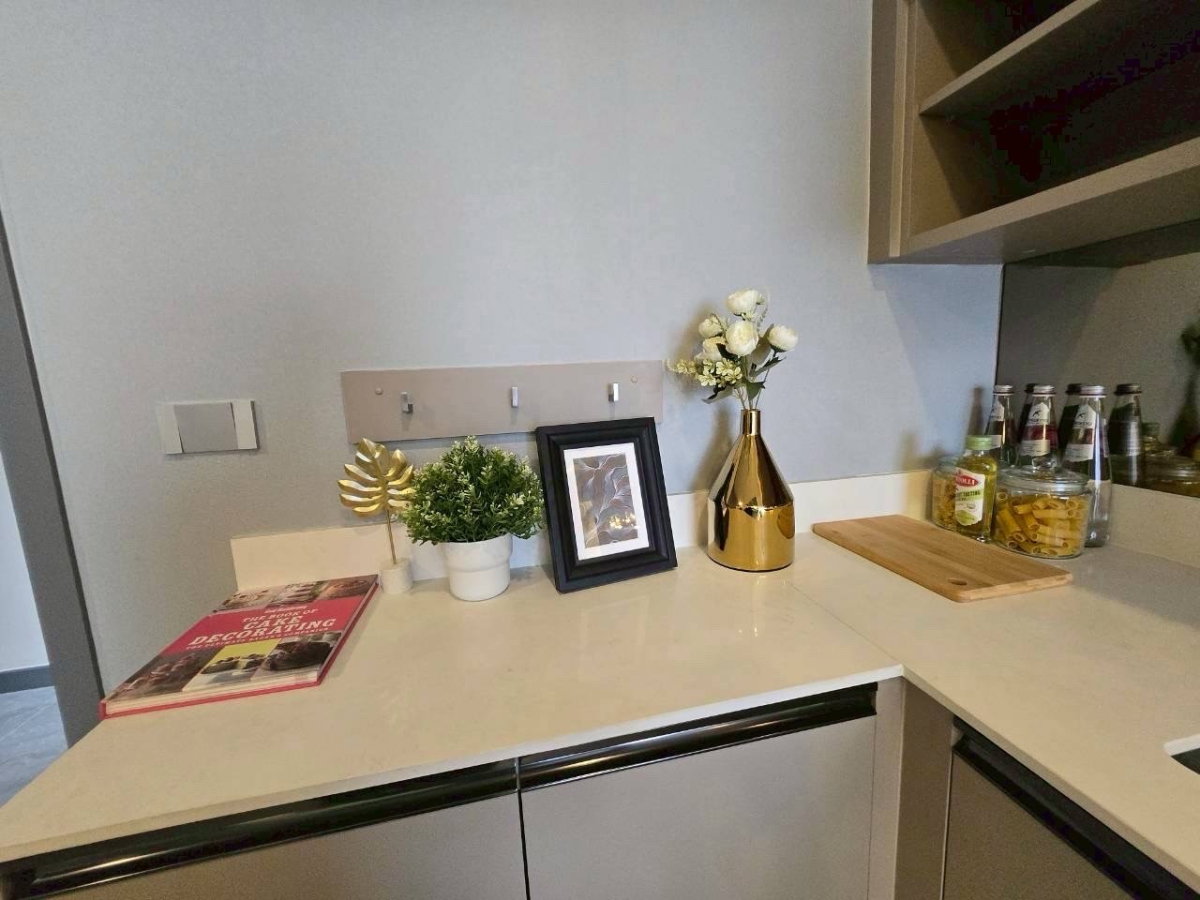 picture MRT Khlong Toei 43 m. Condo COCO PARC ( Rental ) Price  75,000 Baht - 24/44