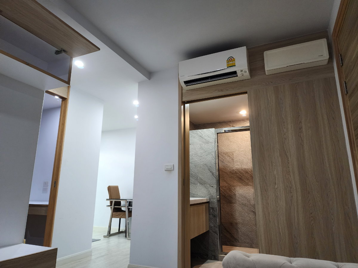 รูป วี คอนโด ศาลายา (V Condo Salaya) ตึก V7  ชั้น 7  ห้องมุม พร้อมหน้าต่างห้องนั่งเล่น รับแสงธรรมชาติ  - รูปที่ 3/17
