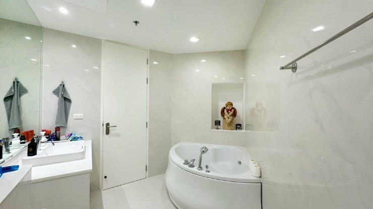 รูป Rare Luxury Condo ริมเจ้าพระยา “วิวโค้งน้ำ 180°” My Resort @ River จรัญสนิทวงศ์ 72
ห้องใหญ่ 161.45 ตร.ม. ชั้น 20 ราคาเพียง 18,000,000 บาท - รูปที่ 7/26