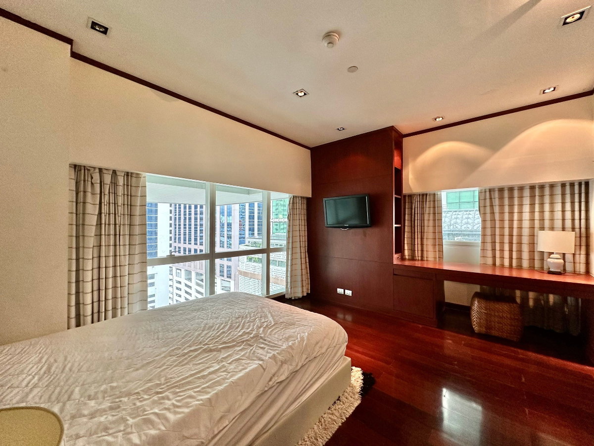 picture Le Raffine 31 | Elegant 3 Bedroom Duplex Condo in Prime Area - BR9210CD - 30/60