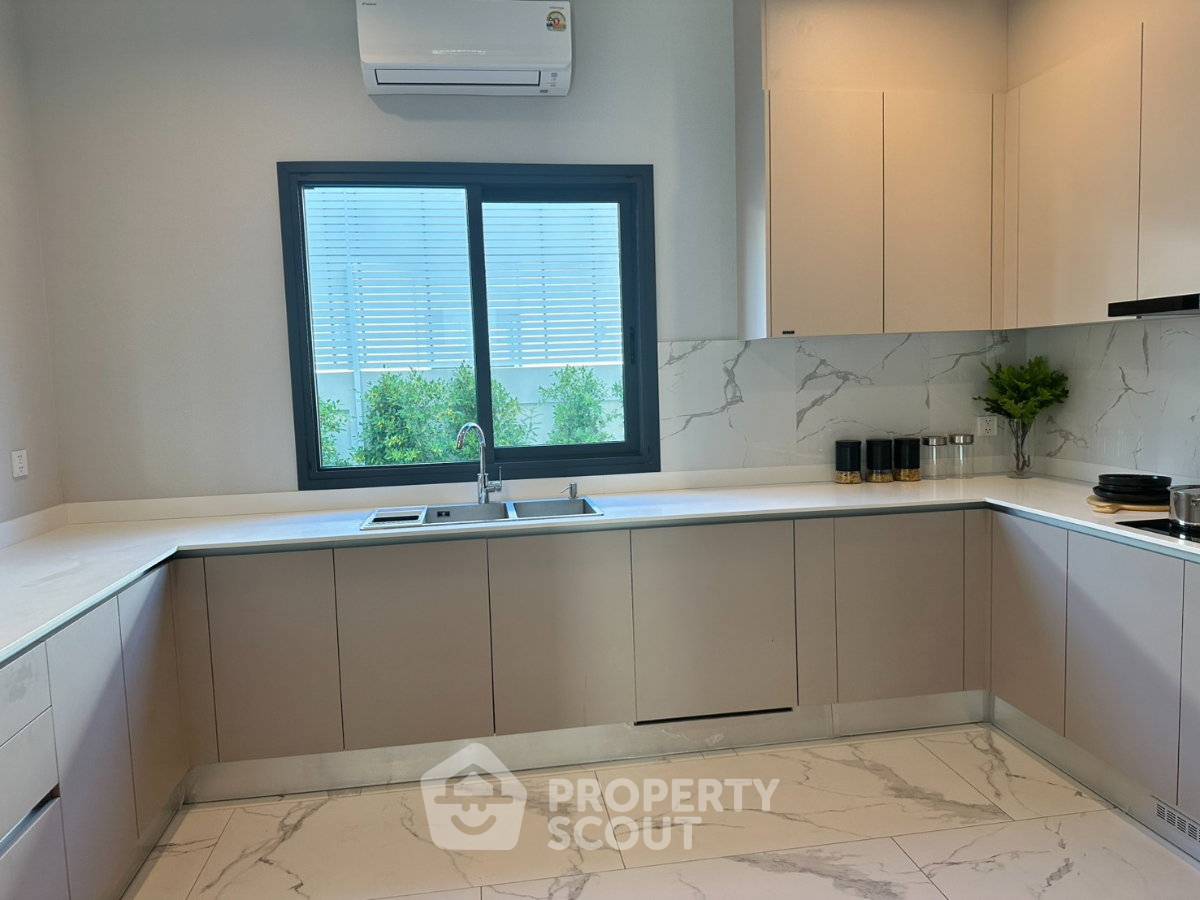 รูป บ้าน 4 ห้องนอน ขาย The Lavish พัทยา นาเกลือ (พื้นที่ 350 ตร.ม.) (ID 3042070) - รูปที่ 7/17