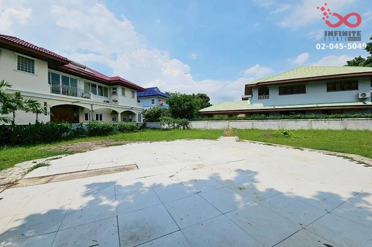 Land for sale, 195 sq wah, Khan Na Yao
