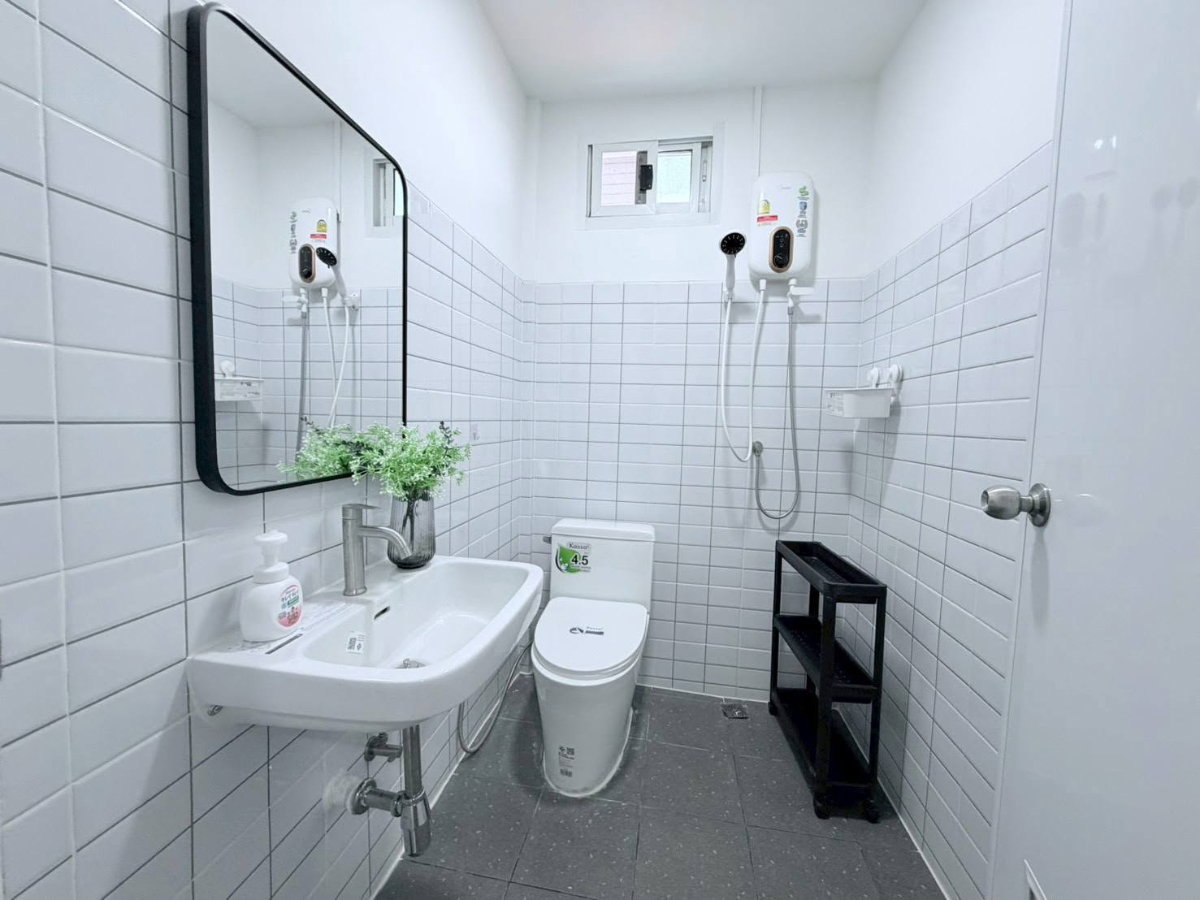 รูป S8052 🏡 ให้เช่าบ้านเดี่ยวหลังใหญ่ ย่านประชาราษฎร์บำเพ็ญ 17 – ห้วยขวาง พื้นที่กว้าง เลี้ยงสัตว์ได้ เพียง 120,000 บาท/เดือน - รูปที่ 5/17