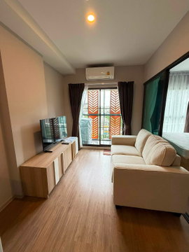Nice room - Ready to move in Aug 26