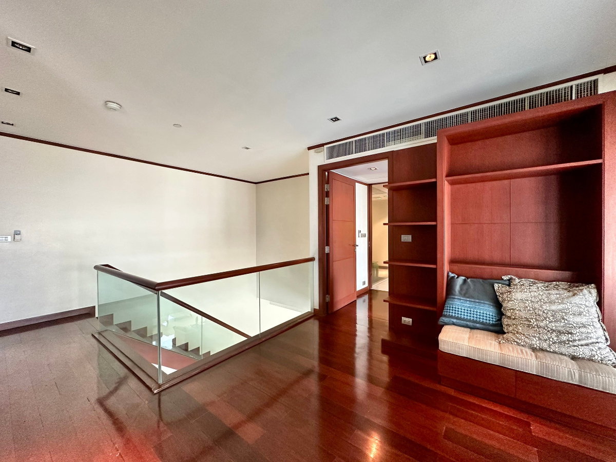 picture Le Raffine 31 | Elegant 3 Bedroom Duplex Condo in Prime Area - BR9210CD - 15/60