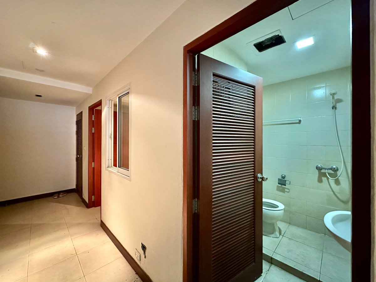picture Le Raffine 31 | Elegant 3 Bedroom Duplex Condo in Prime Area - BR9210CD - 38/60