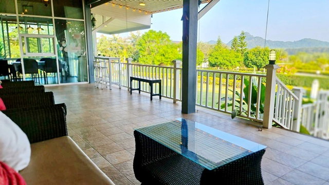 รูป บ้านพักสไตล์รีสอร์ตในเขาใหญ่180 ตร.ม.ทองสมบูรณ์ 7 กม. แม็คโคร ปากช่อง 2นอน 2 น้ำ บรรยากาศ เงียบสงบ ร่มรื่น วิวภูเขา ทิวทัศน์ของภูเขา - รูปที่ 6/8