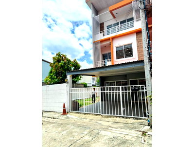 ทาวน์โฮม กรุงเทพมหานคร : Call : 095-250-9015 บ้านรัชธานี 10 ซอยคู้บอน 27 เขตบางเขน ทาวน์เฮ้าส์ 3 ชั้น แปลงมุม ติดสวน 49 ตารางวา 3 นอน 4 น้ำ ใกล้รถไฟฟ้าสีชมพู สถานีคู้บอน