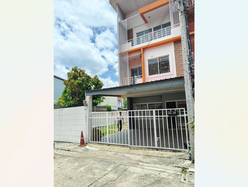 ขายทาวน์โฮม : Call : 095-250-9015 บ้านรัชธานี 10 ซอยคู้บอน 27 เขตบางเขน ทาวน์เฮ้าส์ 3 ชั้น แปลงมุม ติดสวน 49 ตารางวา 3 นอน 4 น้ำ ใกล้รถไฟฟ้าสีชมพู สถานีคู้บอน