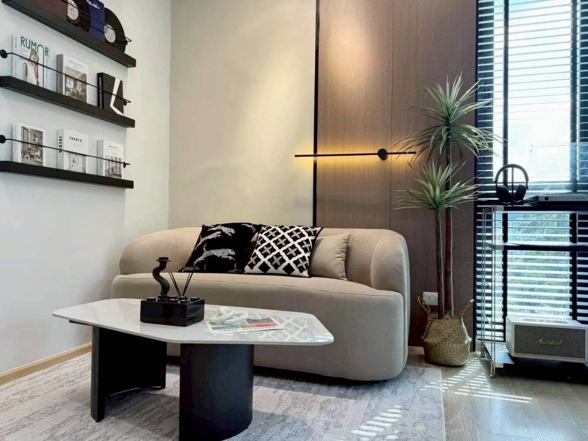picture The Base Uptown For Sell WR-04646 - 4/14